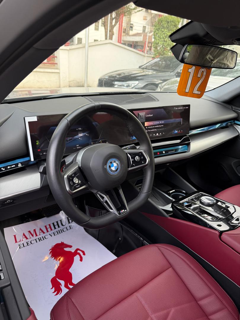 BMW I5 EDRIVE 35L 2025 — photo 2 of 13