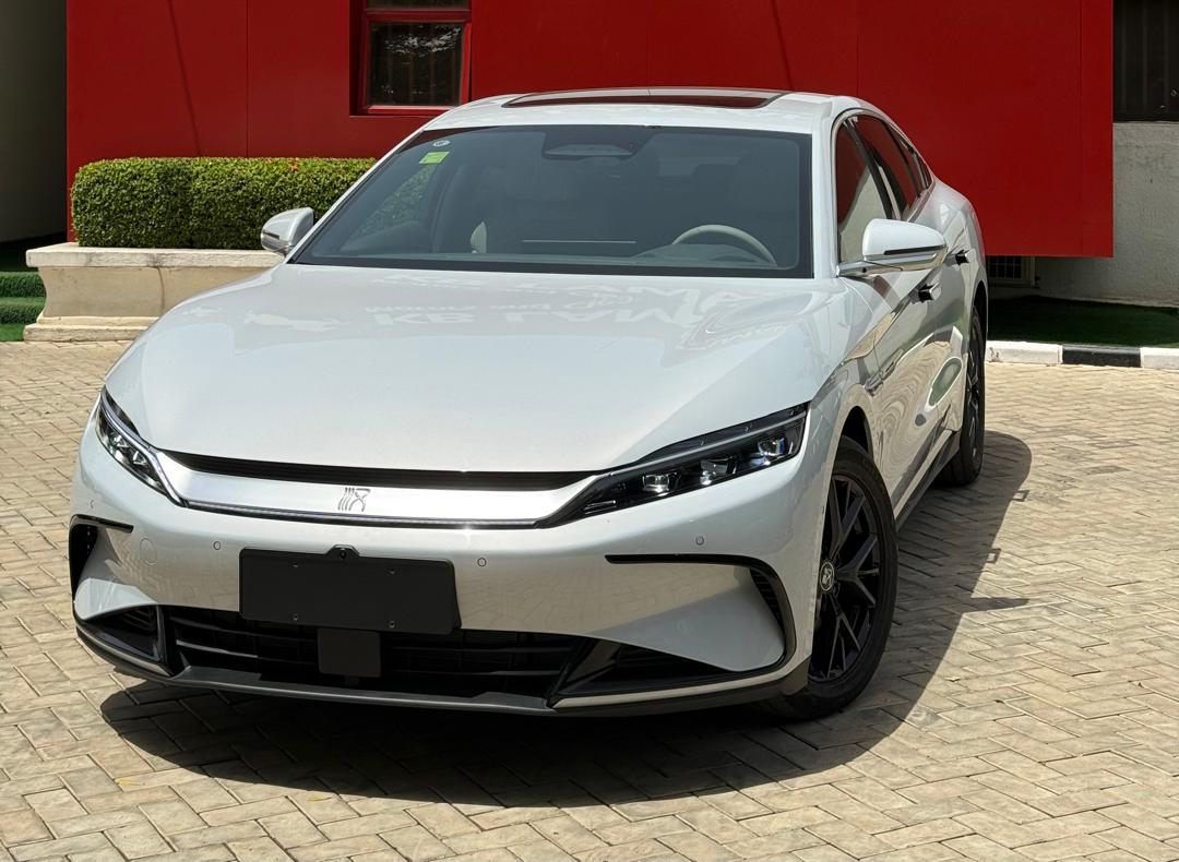 BYD DMI (PLUGGED IN-HYBRID) 2025 — photo 1 of 12