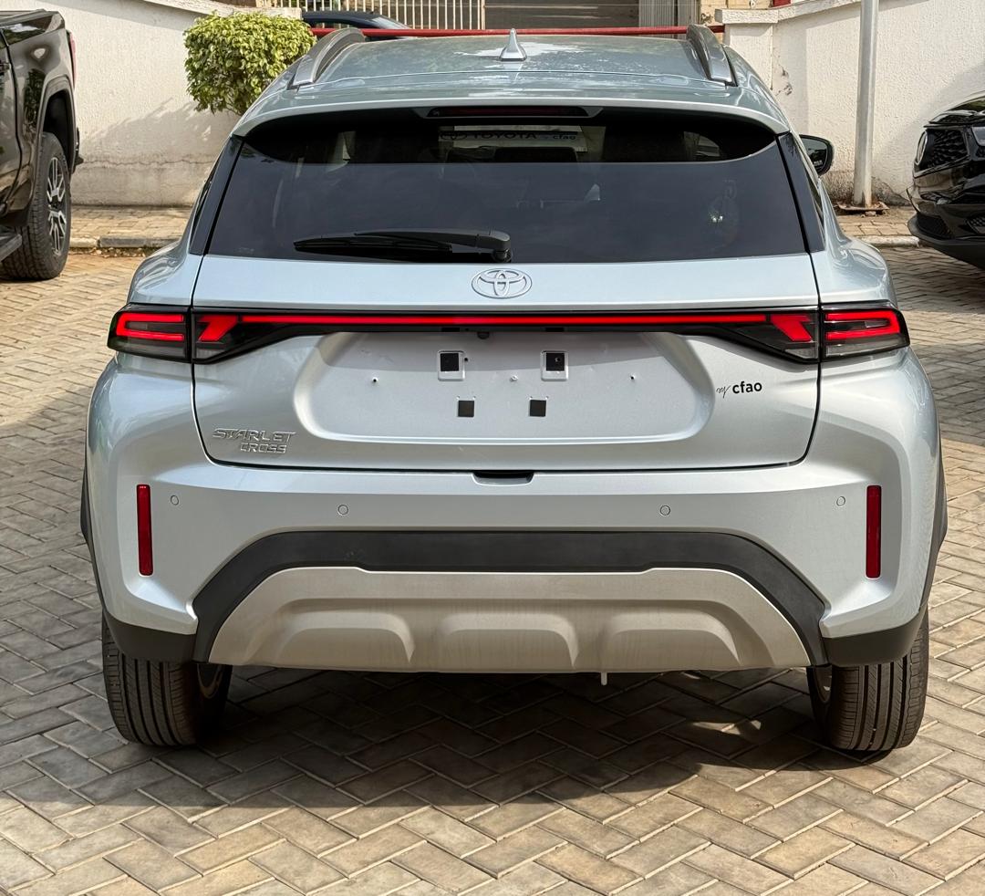 TOYOTA STARLET CROSS 2025 — photo 10 of 12