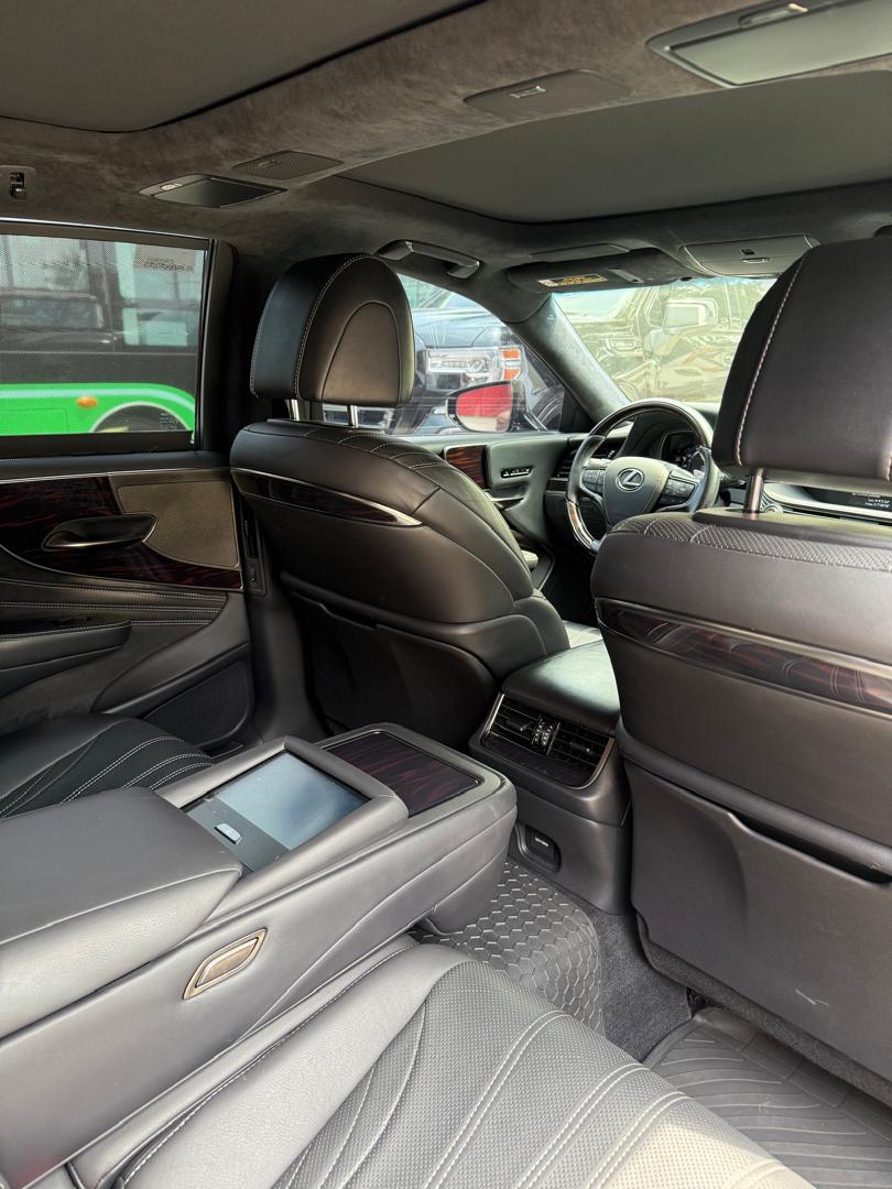 LEXUS LS 500 2018 — photo 7 of 14