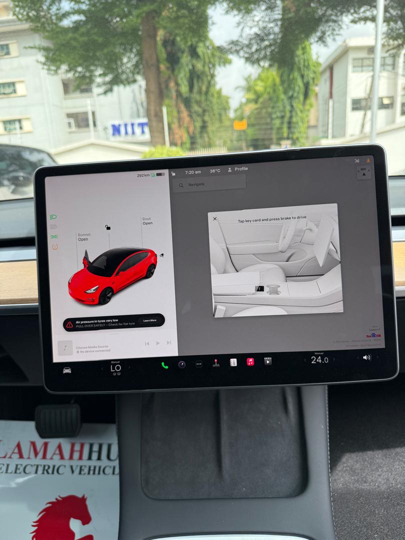 TESLA MODEL 3 2024 — photo 3 of 14