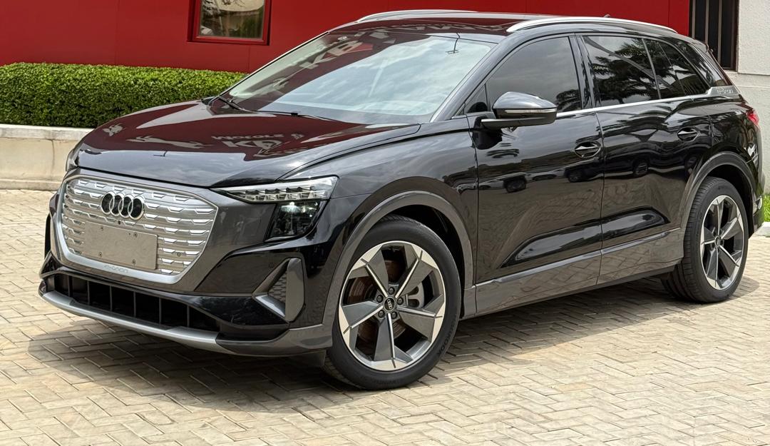 AUDI Q5 E-TRON 2022 — photo 13 of 15