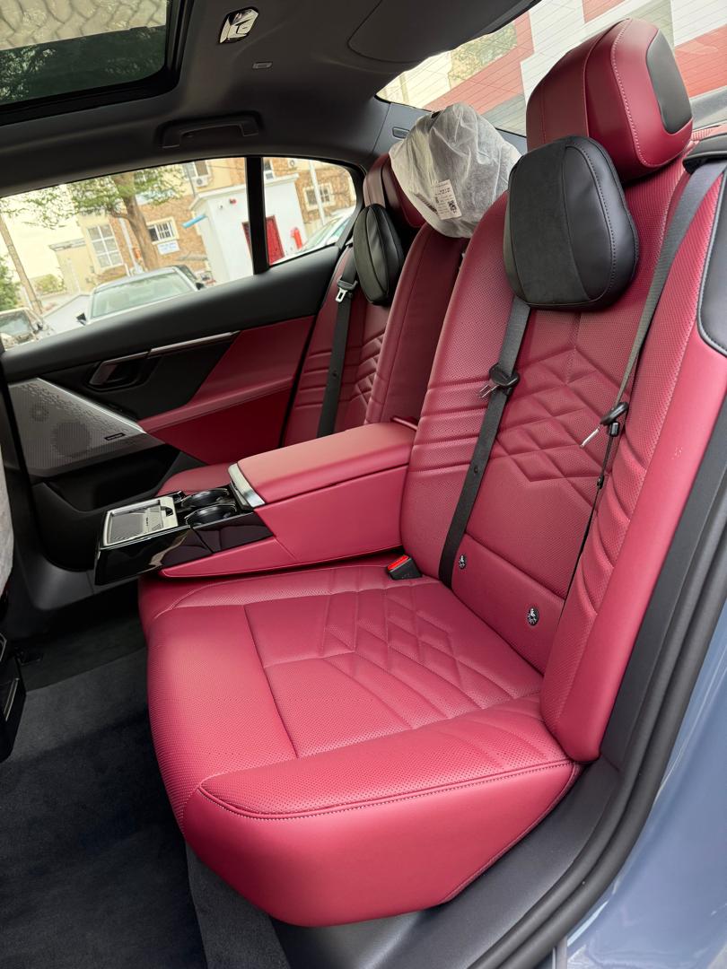 BMW I5 EDRIVE 35L 2025 — photo 9 of 13