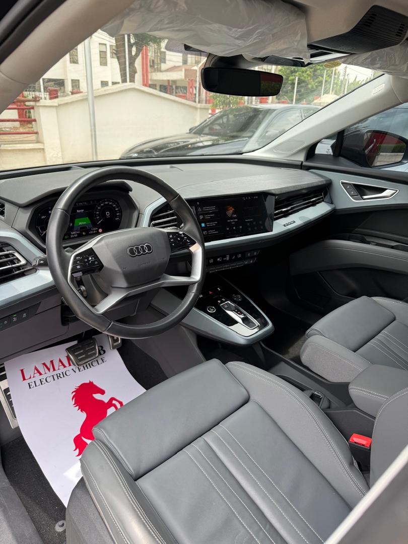 AUDI Q5 E-TRON 2022 — photo 9 of 15
