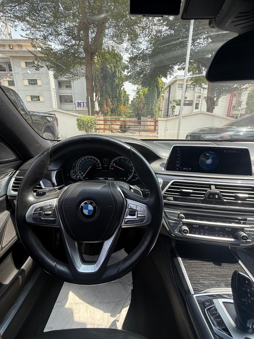 BMW 750I 2017 — photo 4 of 12