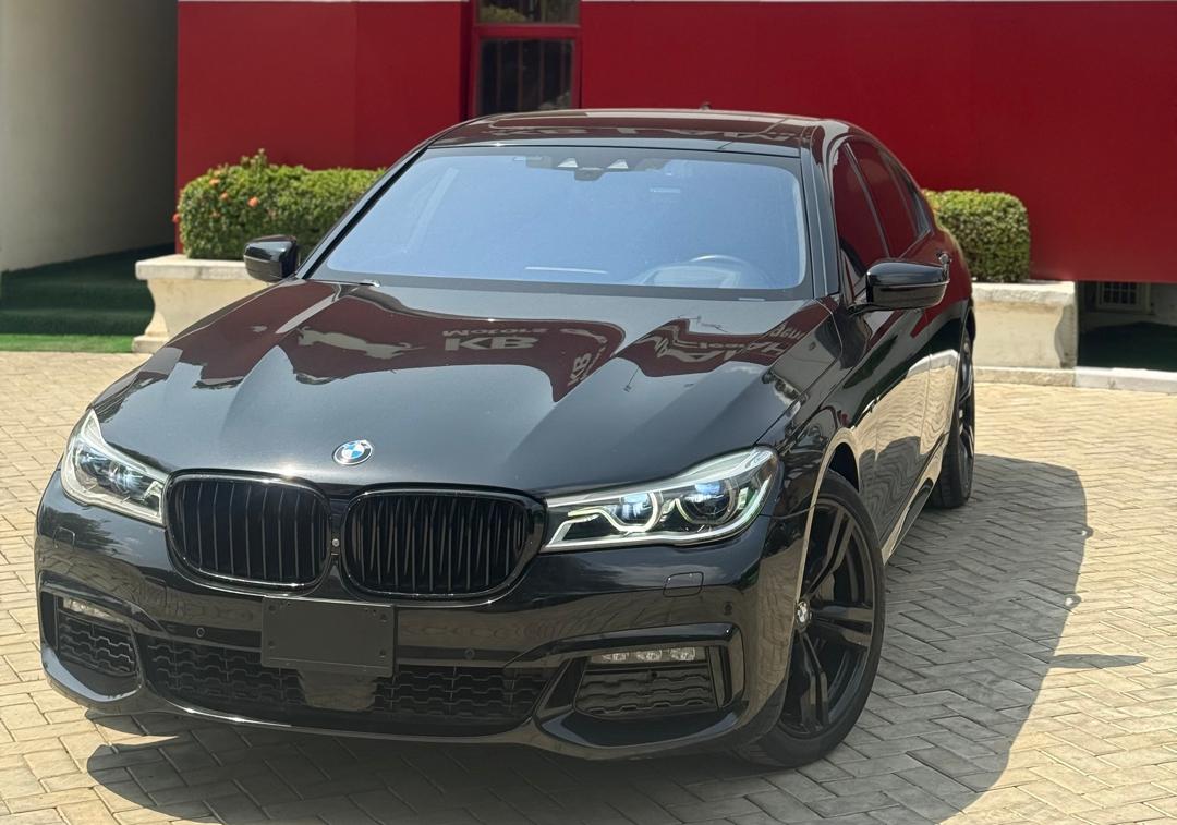 BMW 750I 2017 — photo 1 of 12