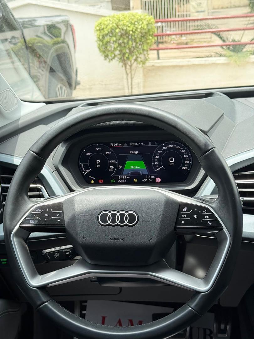 AUDI Q5 E-TRON 2022 — photo 10 of 15