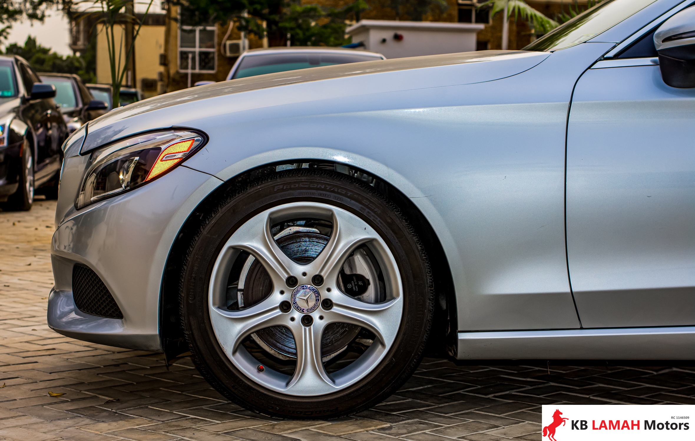 MERCEDES-BENZ C300 2017 — photo 4 of 5