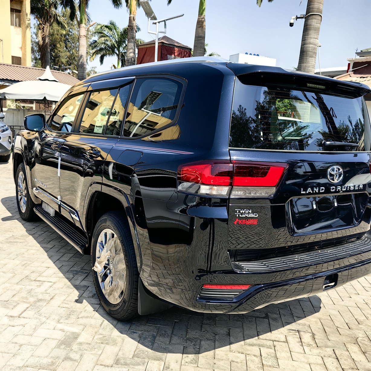 TOYOTA LAND CRUISER GXR 2024 — photo 4 of 5