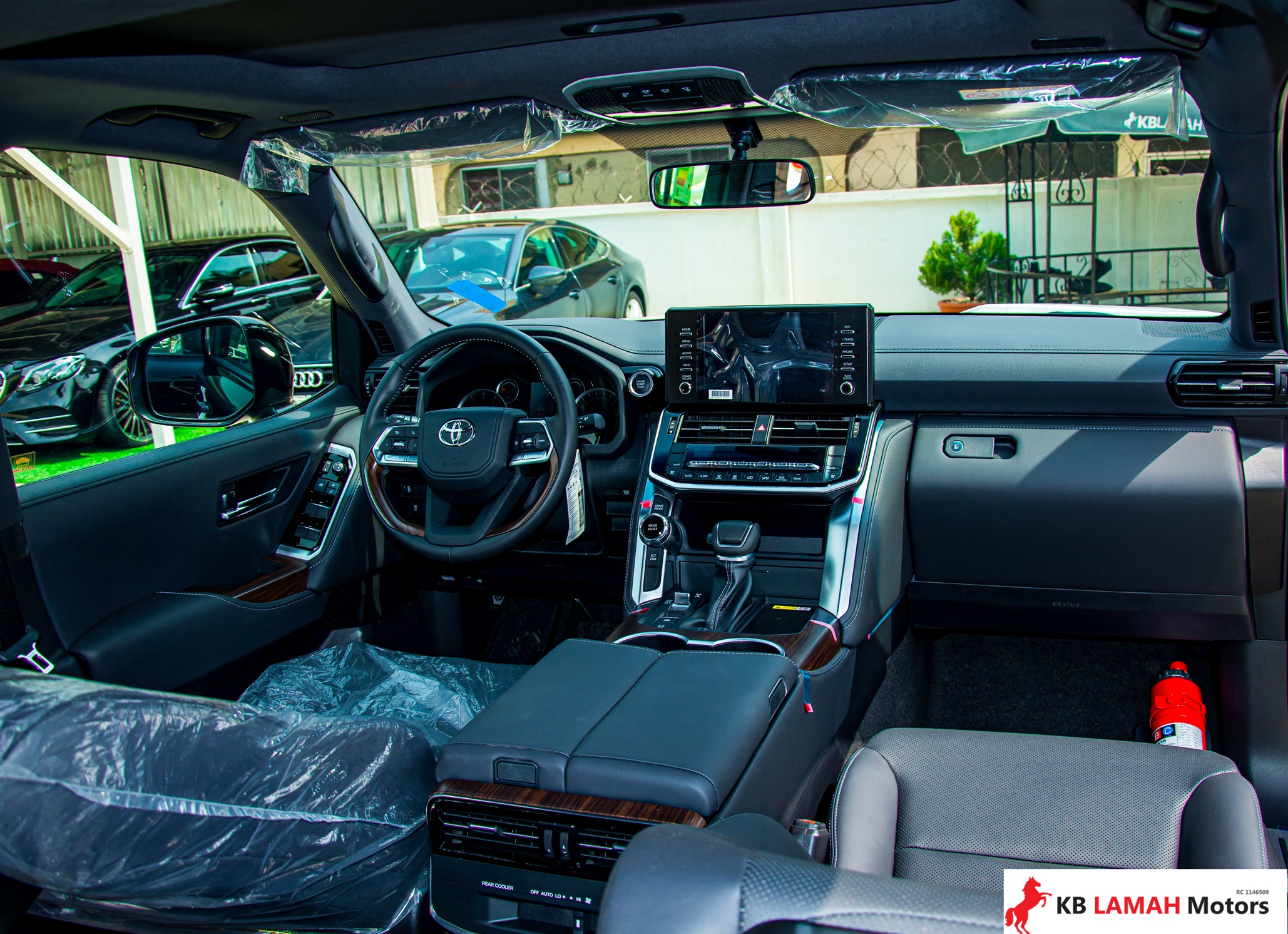 TOYOTA LAND CRUISER GXR 2023 — photo 4 of 5