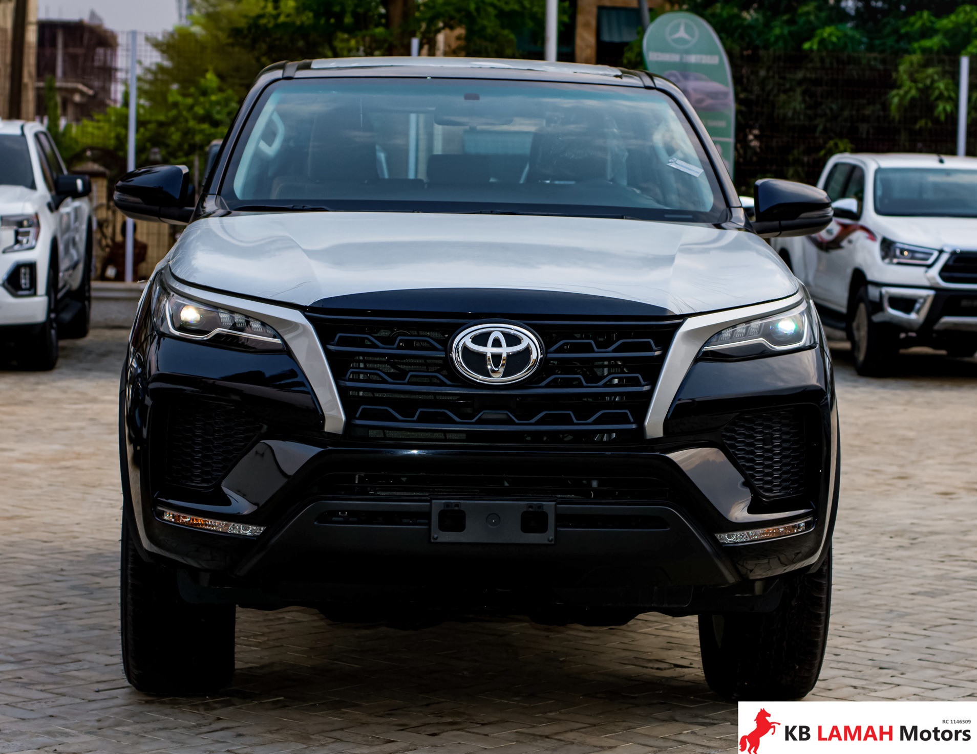 TOYOTA FORTUNER 2023 — photo 1 of 5