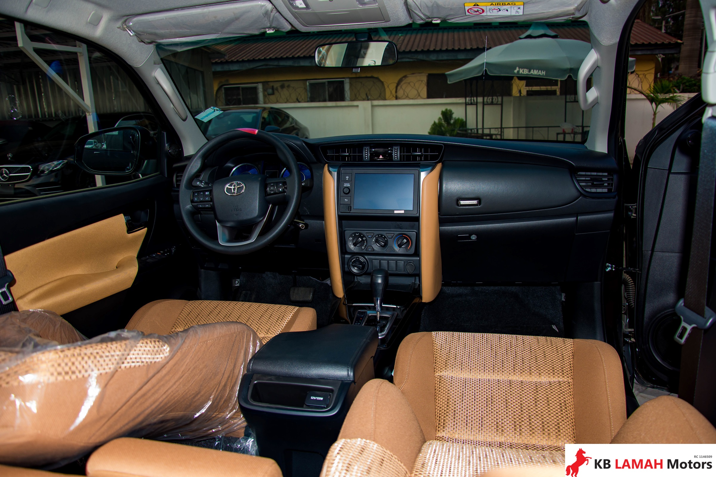 TOYOTA FORTUNER 2023 — photo 4 of 5