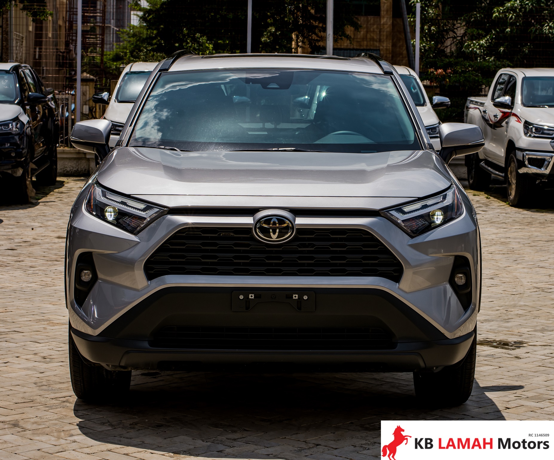 TOYOTA RAV4 2024 — photo 1 of 5
