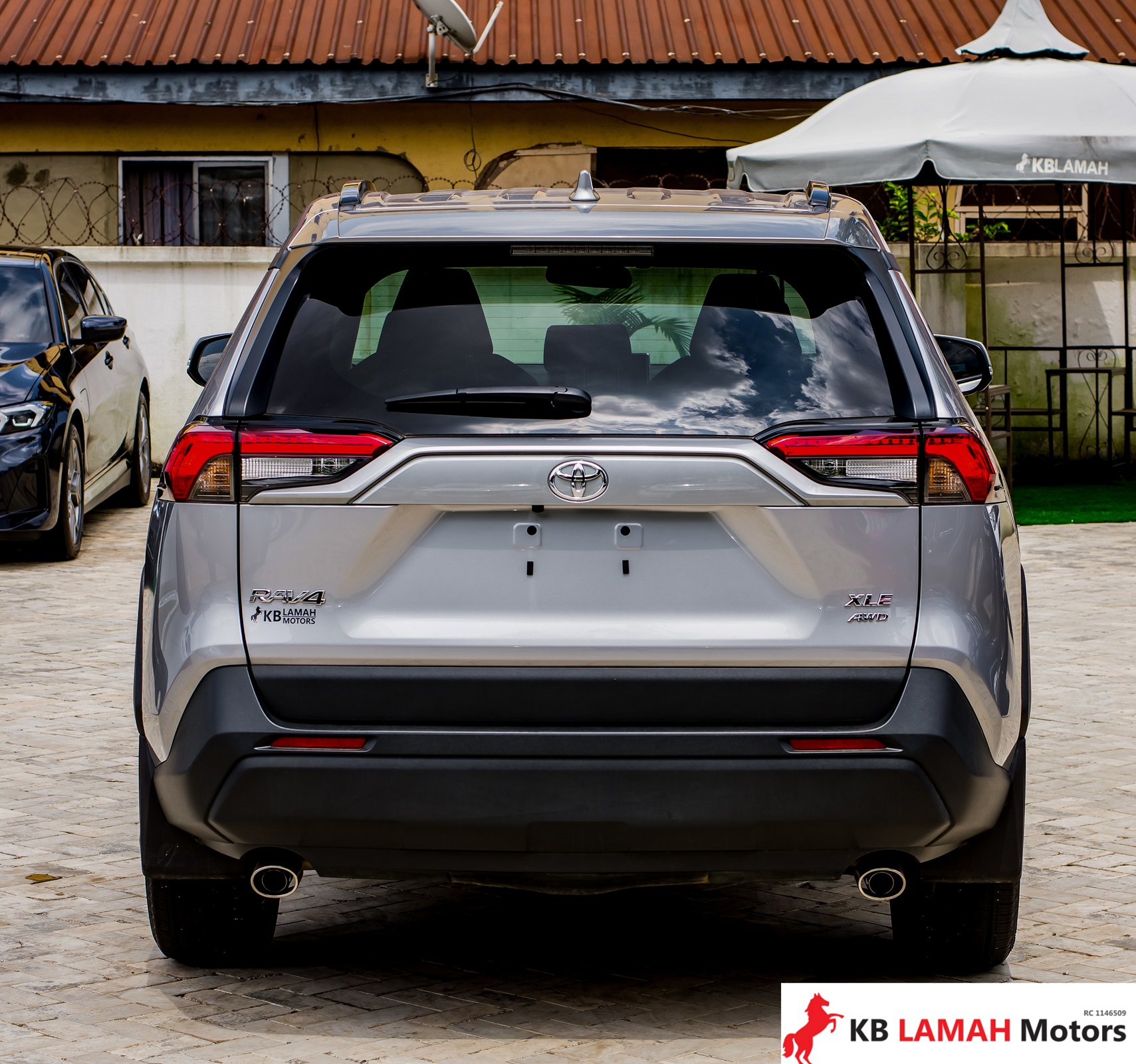 TOYOTA RAV4 2024 — photo 2 of 5