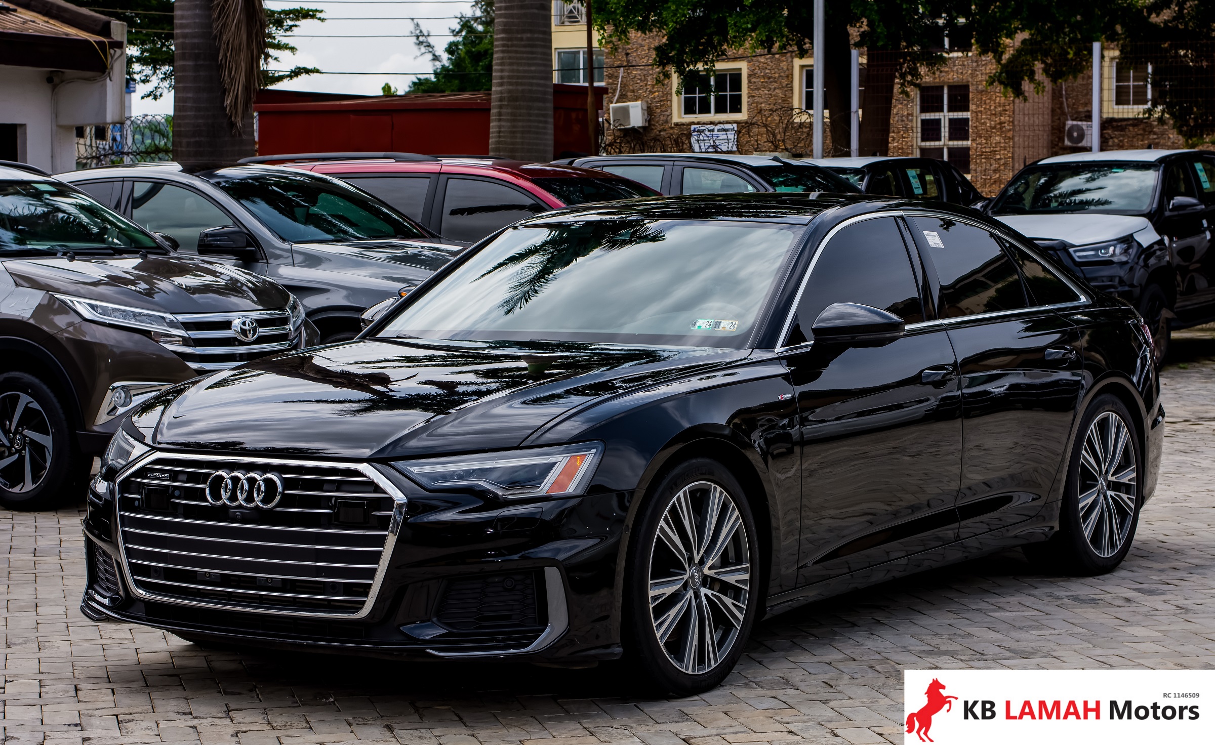AUDI A6 2019 — photo 1 of 2