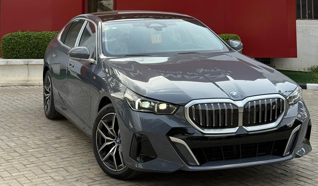 BMW I5 EDRIVE 35L 2025 — photo 13 of 13