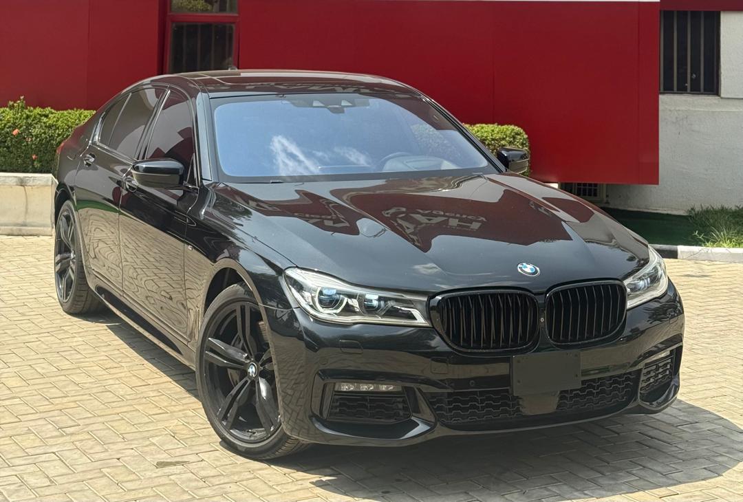 BMW 750I 2017 — photo 12 of 12